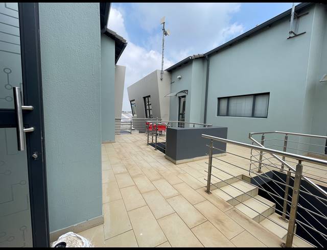 108M² OFFICE TO LET IN IMPALA PARK